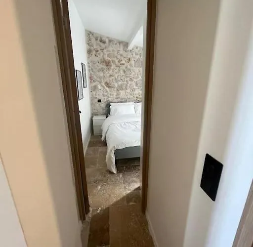 Strelizia - New Old For 4 Ac Apartment Antibes