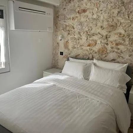 Strelizia - New Old For 4 Ac Apartament Antibes