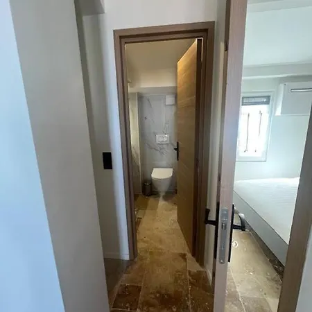 شقة Strelizia - New Old For 4 Ac