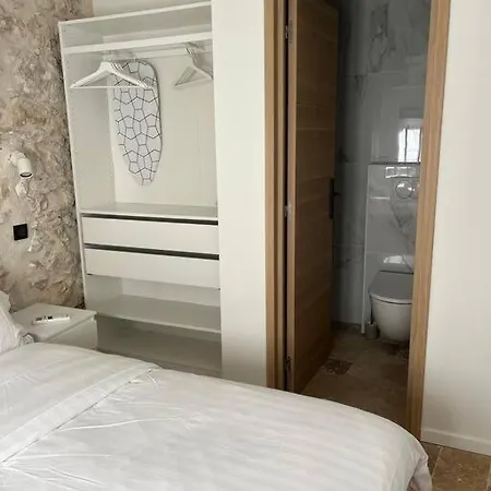 Strelizia - New Old For 4 Ac Apartament Antibes